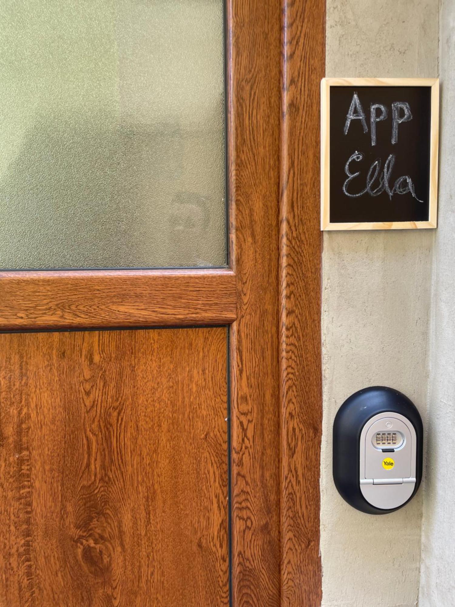 Apartma Ella Копер Екстериор снимка